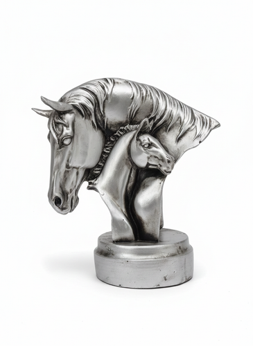 تندیس سر اسب و کره اسب